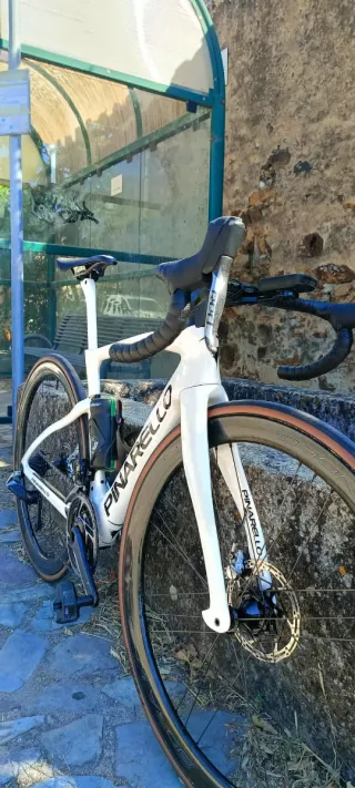 Bici da corsa Pinarello F in carbonio