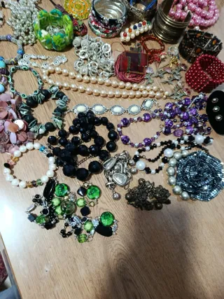 Lote Bisutería Collares y Pulseras