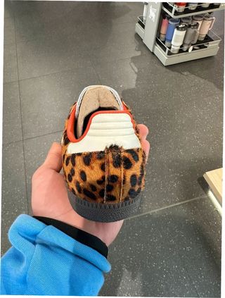 Adidas Samba OG Leopardo Rojo Talla 42