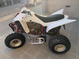 Yamaha Raptor 350 + 2 cascos de regalo