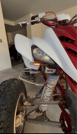 Yamaha Raptor 350 + 2 cascos de regalo