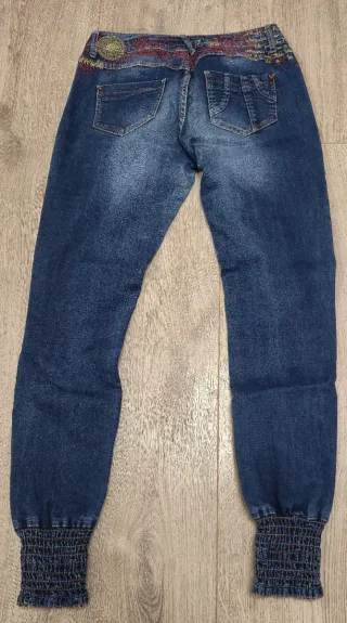 Vaqueros Desigual Azules con Bordados