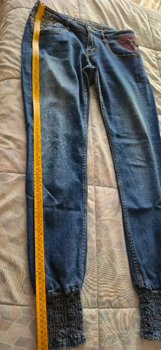 Vaqueros Desigual Azules con Bordados