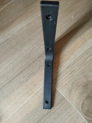 Escuadras negras de plástico