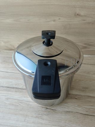 Olla a presión - Jata