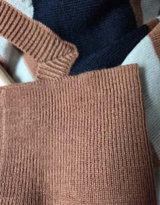 Jersey Benetton viscosa cuello pico rayas