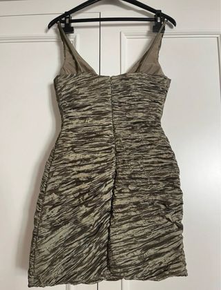 Vestido seda salvaje Pronovias verde oliva