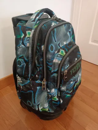 Mochila escolar Totto fútbol casi nueva