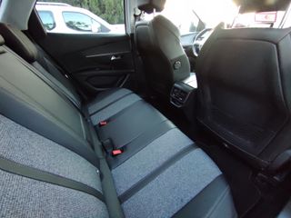 Peugeot 3008 allure pack 130cv.