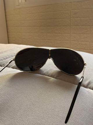 Gafas de sol Ray-Ban plateadas y negras