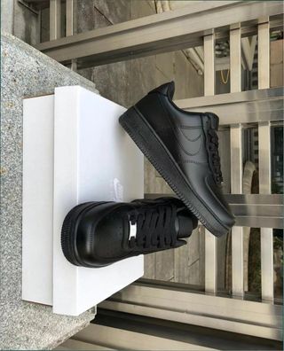 Nike Air Force 1 Talla 38.5 Negra