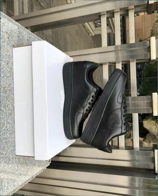 Nike Air Force 1 Talla 38.5 Negra