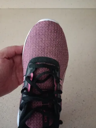 Zapatillas ASICS Talla 38 usadas dos veces.
