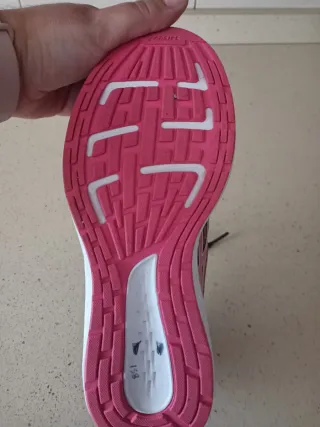 Zapatillas ASICS Talla 38 usadas dos veces.