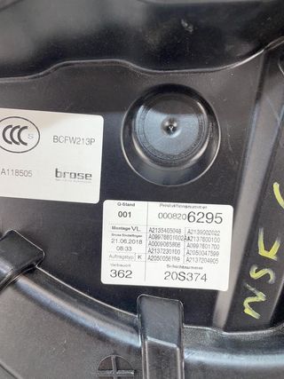 Elevalunas delantero izquierdo Mercedes-Benz Clase E A2135405048