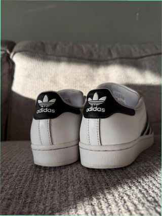 Adidas Superstar Talla 43 Blancas y Negras