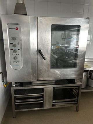 Cocina industrial + menaje