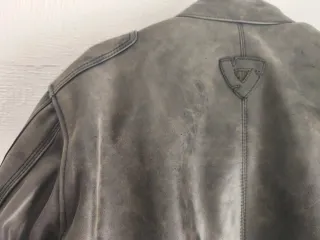 Chaqueta negra Rev'it Sherwood para moto