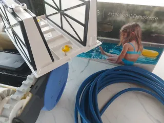 Limpiafondos Dolphin XT2 Piscina