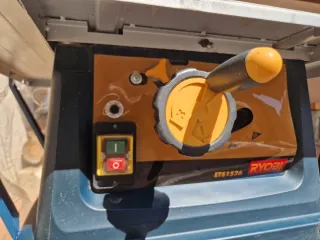 Sierra de mesa de aluminio Ryobi ETS1526