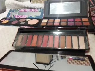 Lote Maquillaje: Paletas y Sombras