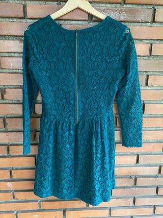 Vestido verde azulado de encaje