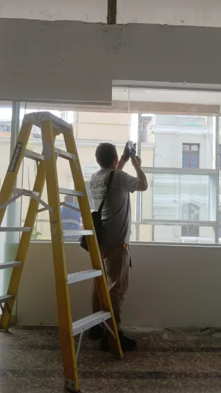 Hago trabajo de pintura ayudante de construcción