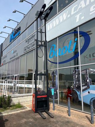 Apilador Eléctrico Linde L14 a 5,4 metros