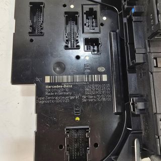 Caja de fusibles Mercedes-Benz A2129060505