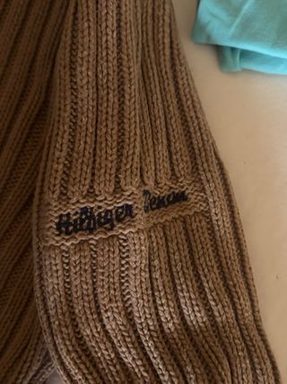 Jersey Tommy Hilfiger cuello alto beige