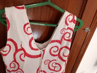 Traje de flamenca beige y rojo