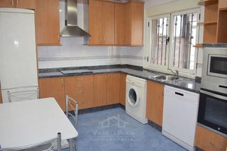 Casa adosada en venta en Villares de la Reina