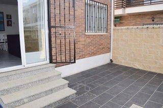 Casa adosada en venta en Villares de la Reina