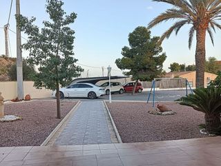 Chalet en venta en Peña de las Águilas en Elche