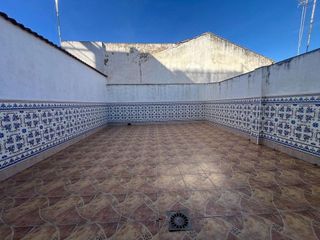 Chalet en venta en Linares