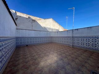 Chalet en venta en Linares