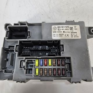 519217570 caja fusibles Opel Combo
