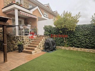 Casa adosada en venta en Parla Este en Parla