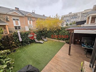 Casa adosada en venta en Parla Este en Parla