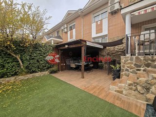 Casa adosada en venta en Parla Este en Parla
