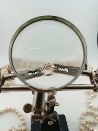 Anillo de oro con diamante