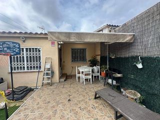 Casa adosada en venta en Esparreguera