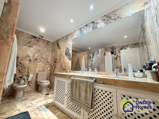 Piso en venta en Nueva Andalucía centro en Marbella
