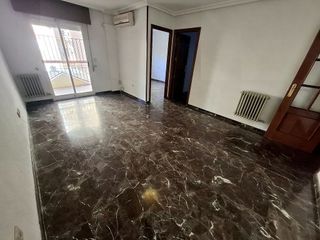 Piso en venta en Renfe - Bulevar 1º y 2º Fase en Jaén