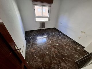 Piso en venta en Renfe - Bulevar 1º y 2º Fase en Jaén