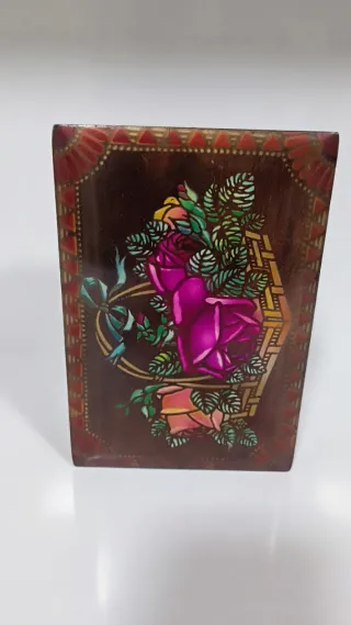 Joyero antiguo de madera con rosas