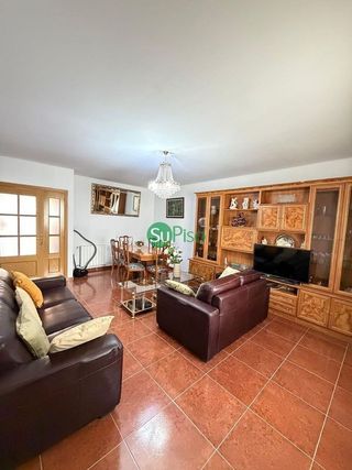 Casa adosada en venta en Yeles