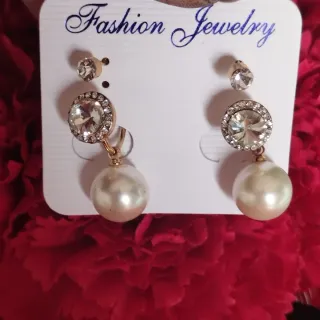 Pendientes de perla y cristal