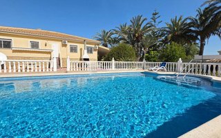 Chalet en venta en Catral