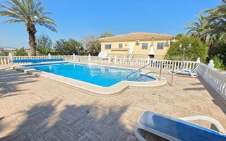 Chalet en venta en Catral